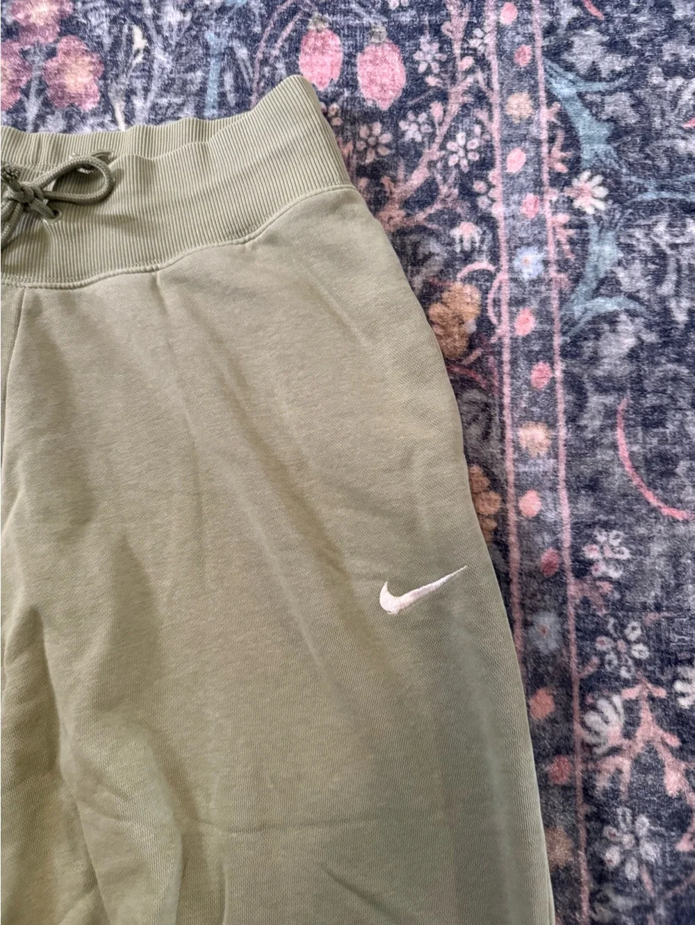 Nike Women’s Sweatpants Jogger Green Medium‎